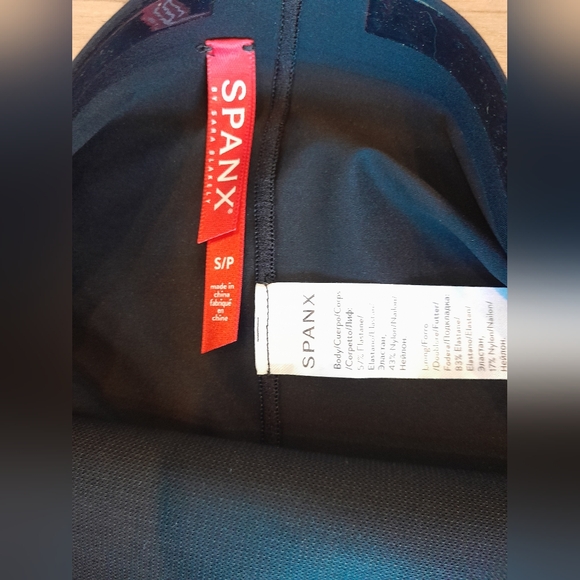 Spanx Midthigh Highwasited Shorts sz S/P - Picture 2 of 4